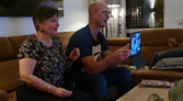 Verrassing Mathijs voor zijn jarige moeder